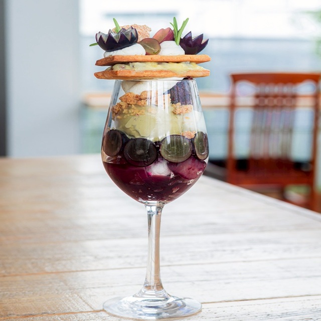 大人のご褒美葡萄パフェ