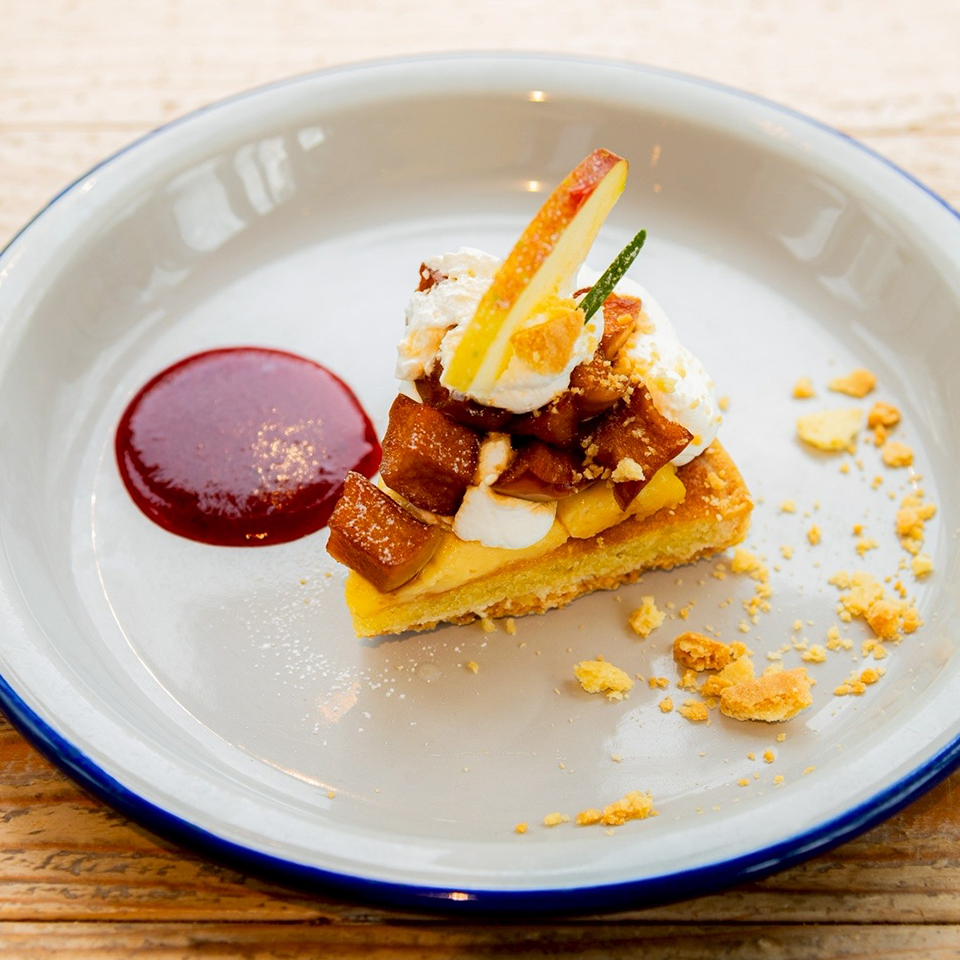 りんごとカスタードの王道タルト