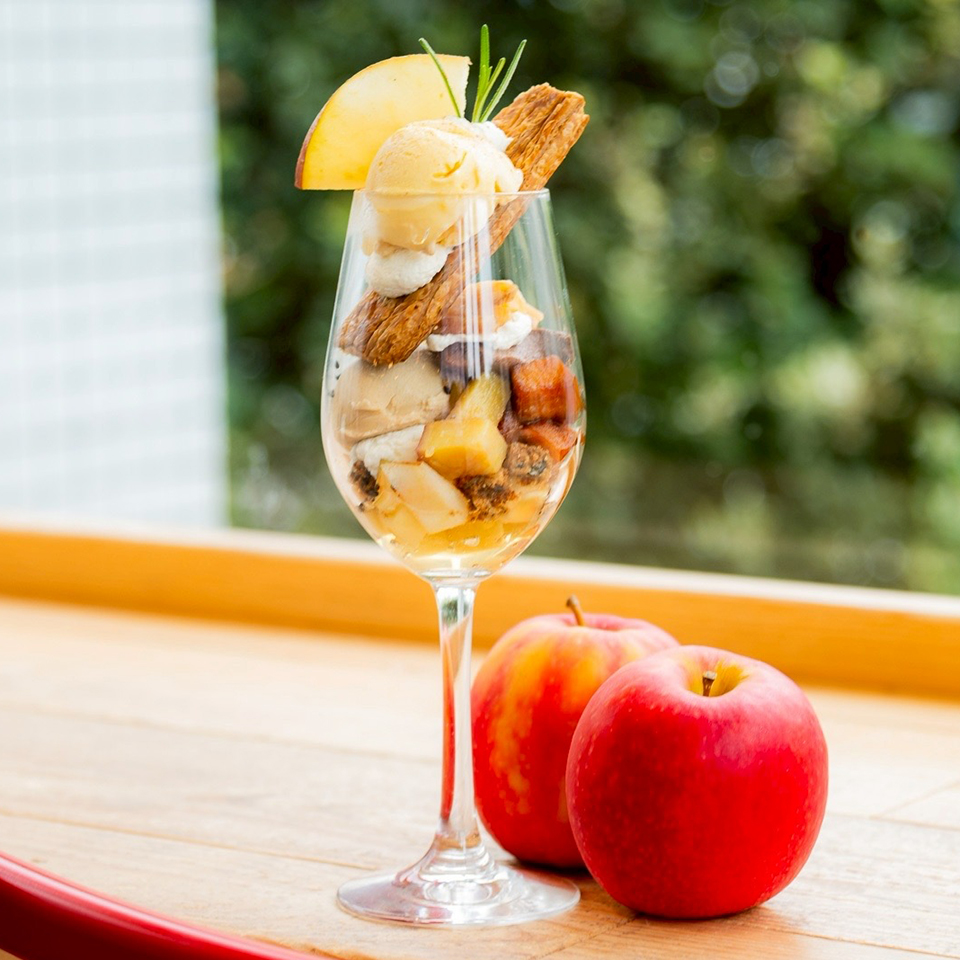 お芋と林檎の秋実りパフェ