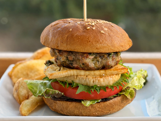 筍と大葉ジェノベーゼソースの春風バーガー