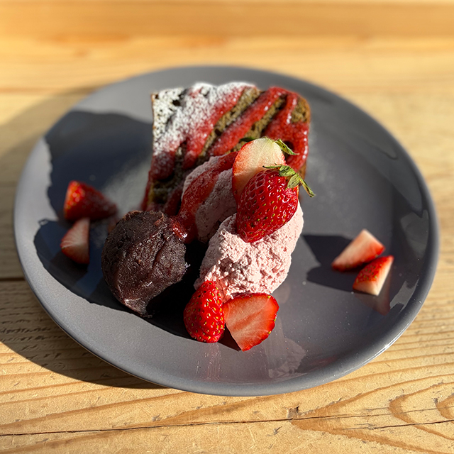 苺と抹茶の和エンジェルケーキ