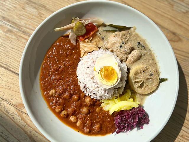 あいがけコラボカレー