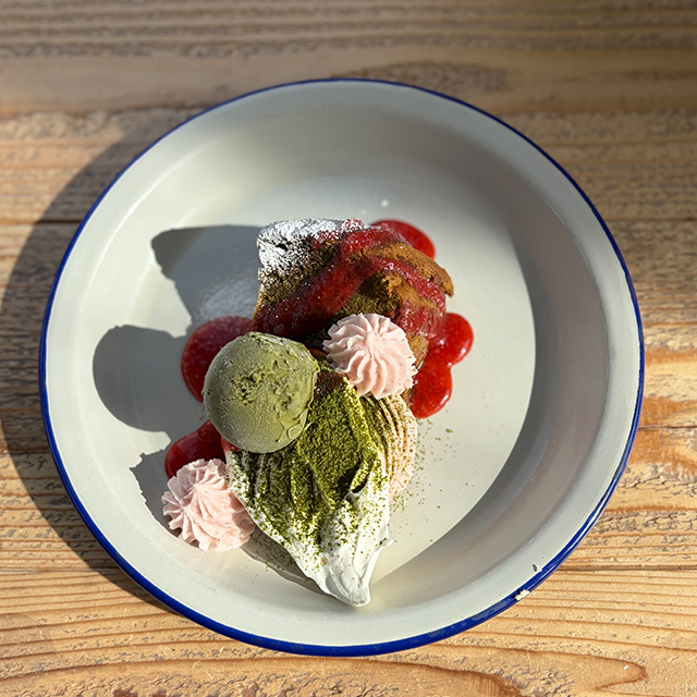 抹茶と桜のエンジェルケーキ