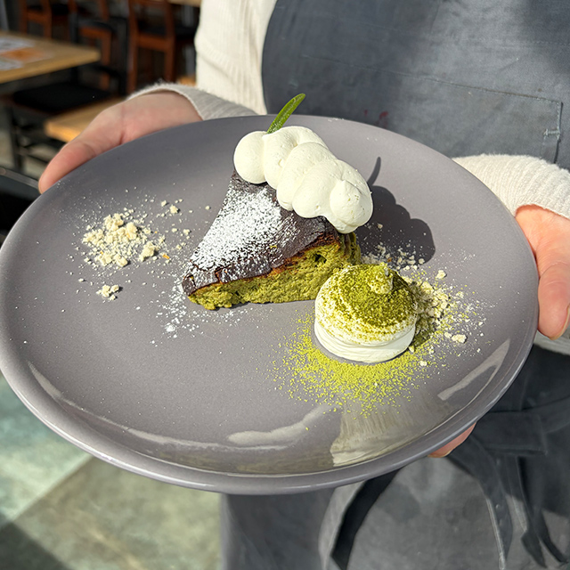 抹茶バスクチーズケーキ