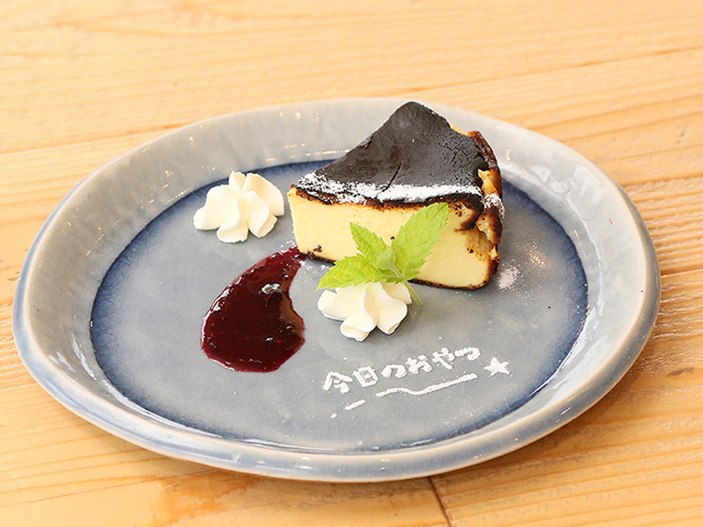 バスクチーズケーキ